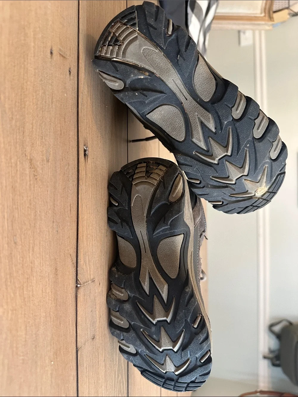 Northside Brown Kids' Hiking Boots with Black Accents
